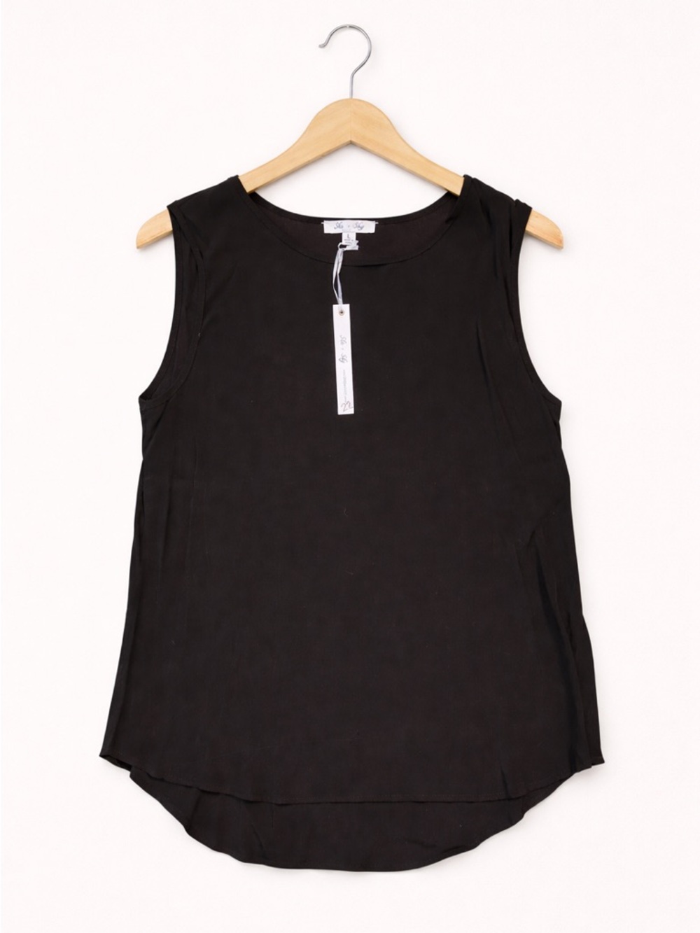 She + Sky Black Sleeveless Blouse Size L High-Low Hem Flowy Minimal Chic